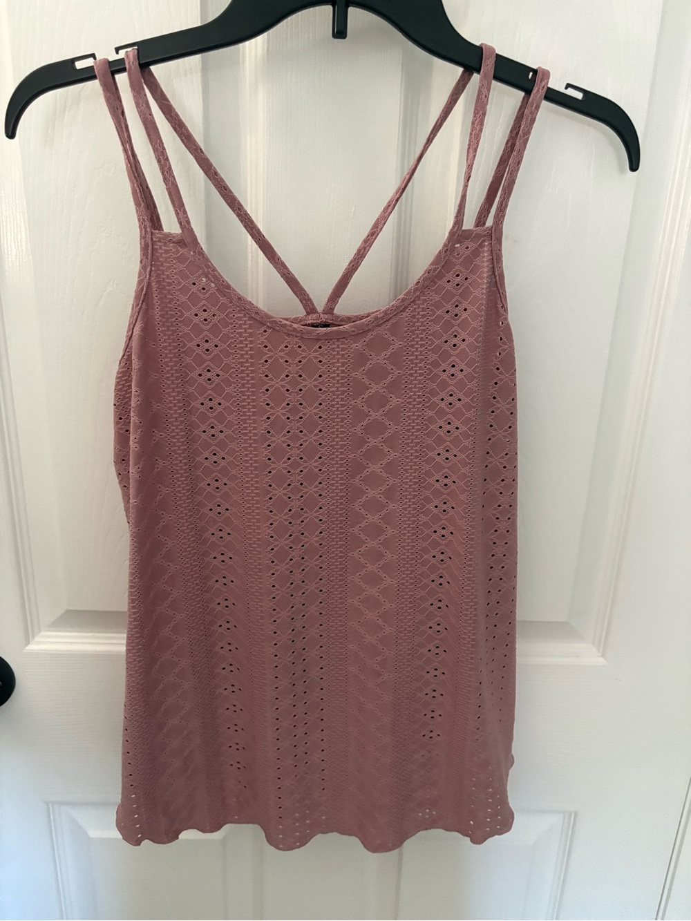 Women's Strappy Eyelet Tank Top - Dusty Rose